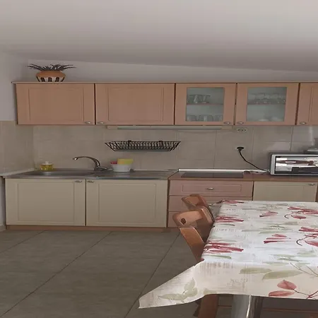 Modern In With Garden Appartamento Starigrad Paklenica