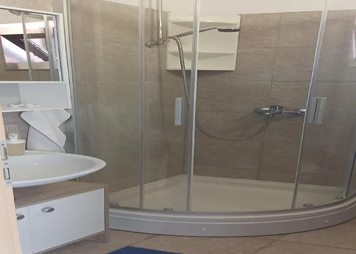 Modern In With Garden