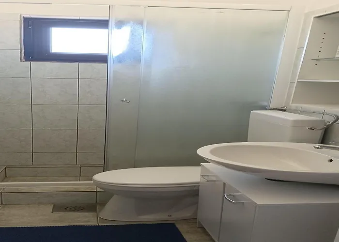 Modern In With Garden شقة *