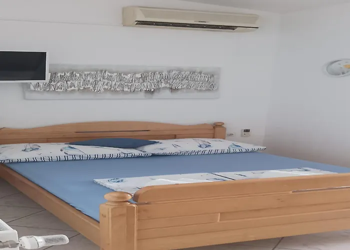 Modern In With Garden شقة ستاريغغاد باكلينتسا