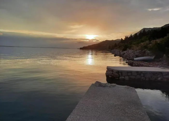 Apartament Modern In With Garden Starigrad Paklenica