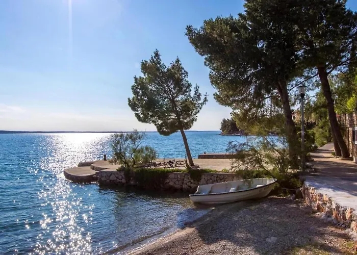 Apartament Modern In With Garden Starigrad Paklenica