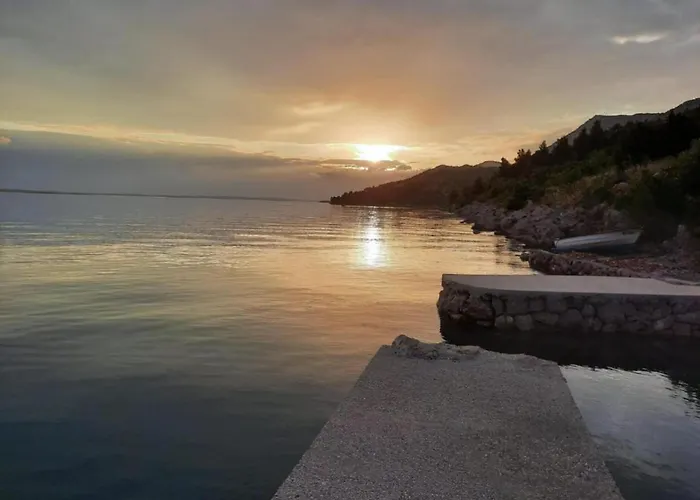 Modern Apartment In Starigrad With Garden *