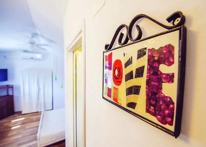 Modern Apartment In Starigrad With Garden