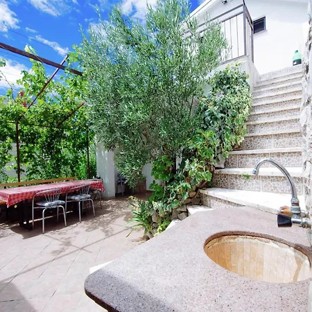 Modern In With Garden * Starigrad-Paklenica