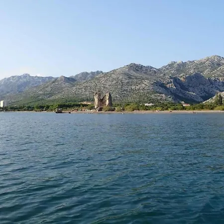 Modern In With Garden Apartman Starigrad-Paklenica