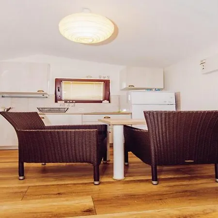 Apartman Modern In With Garden *