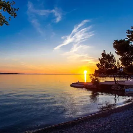 Modern In With Garden Apartament *