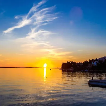 Modern In With Garden * Starigrad Paklenica