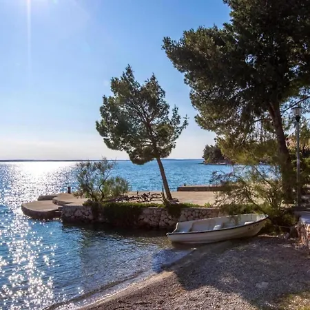 Apartament Modern In With Garden Starigrad Paklenica