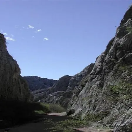 Modern In With Garden Starigrad Paklenica