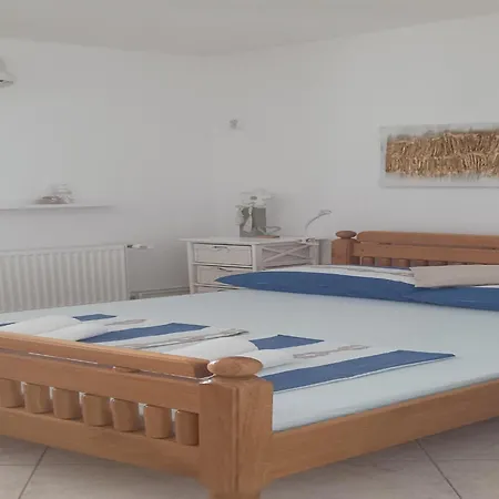 Modern In With Garden Starigrad Paklenica