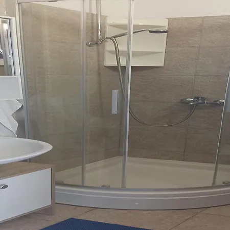 アパート Modern In With Garden スタリグラード