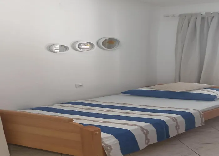 Modern In With Garden * Starigrad Paklenica